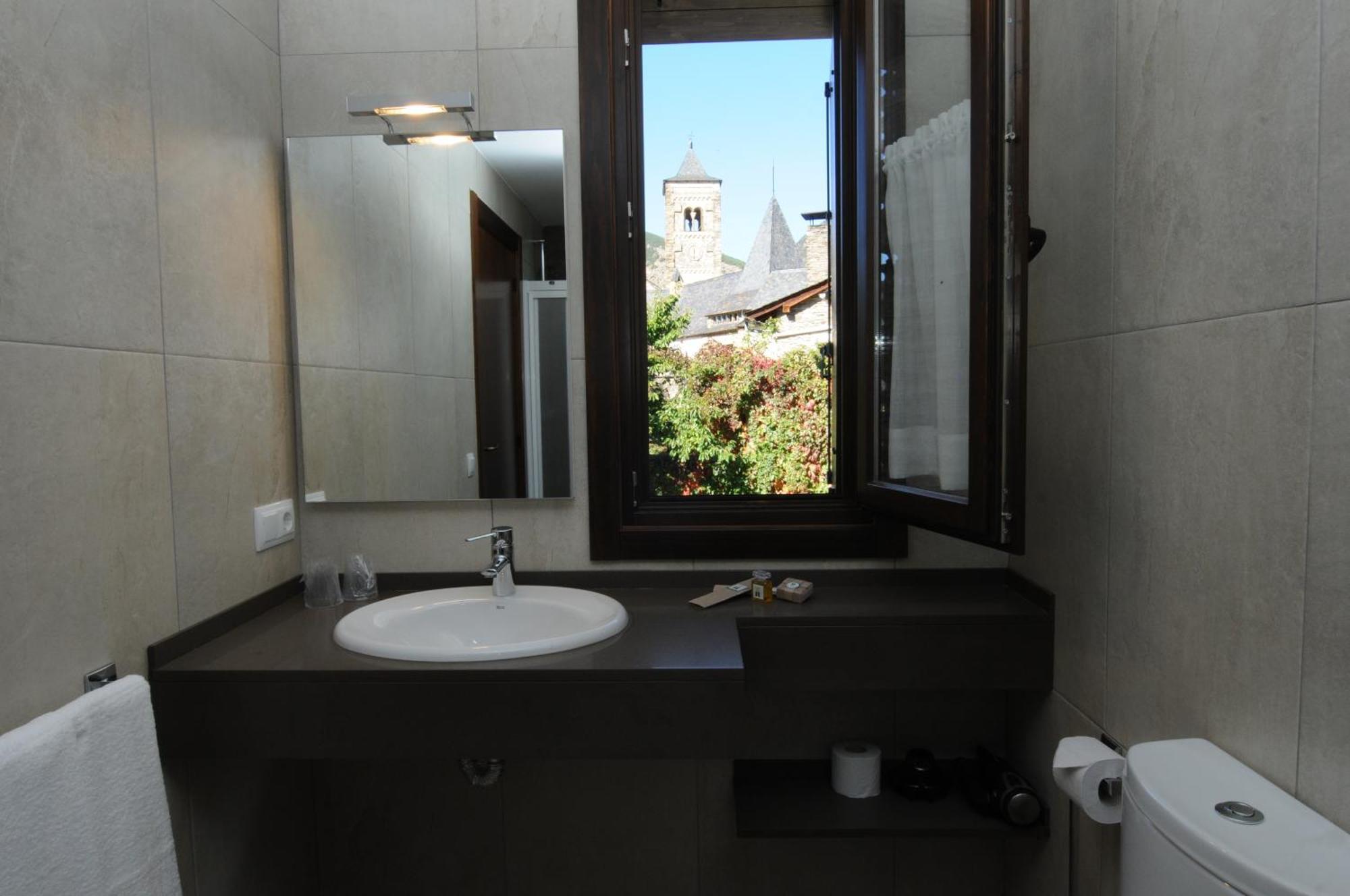 Casa Rural La Comella Tirvia Exteriör bild